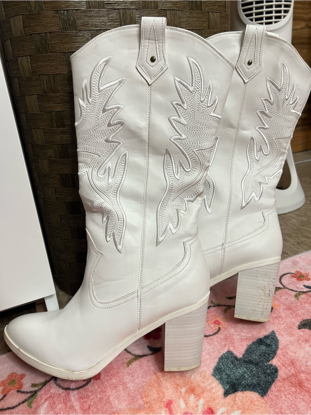 MIA White Embroidered Western Block Heel Boots